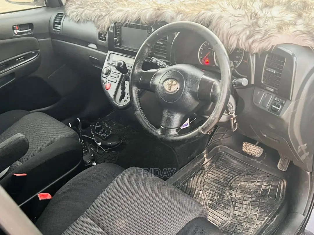 Toyota Kluger 2005 Silver
