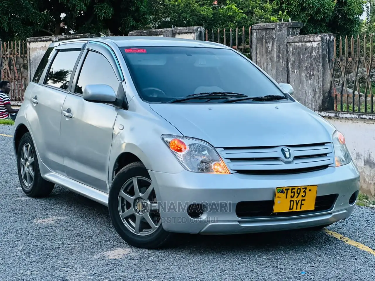 Toyota IST 2004 Silver