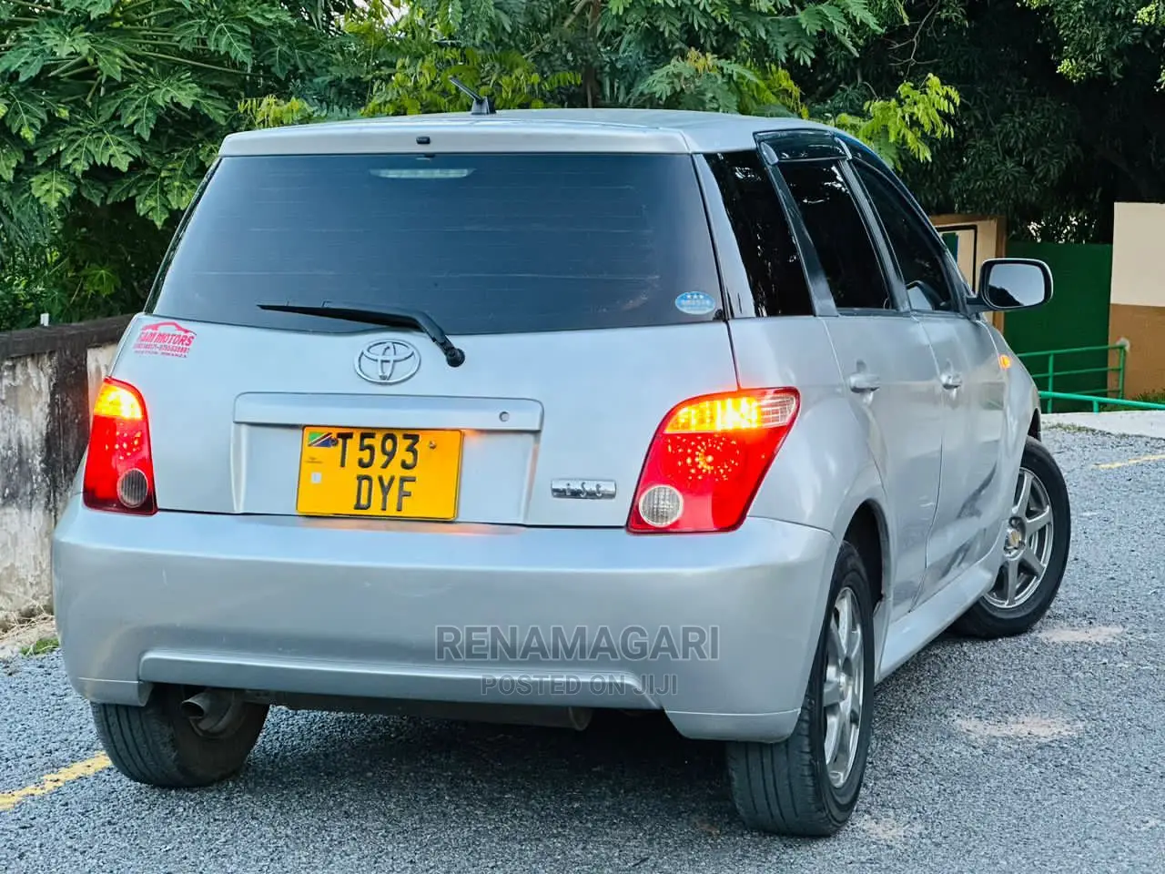 Toyota IST 2004 Silver