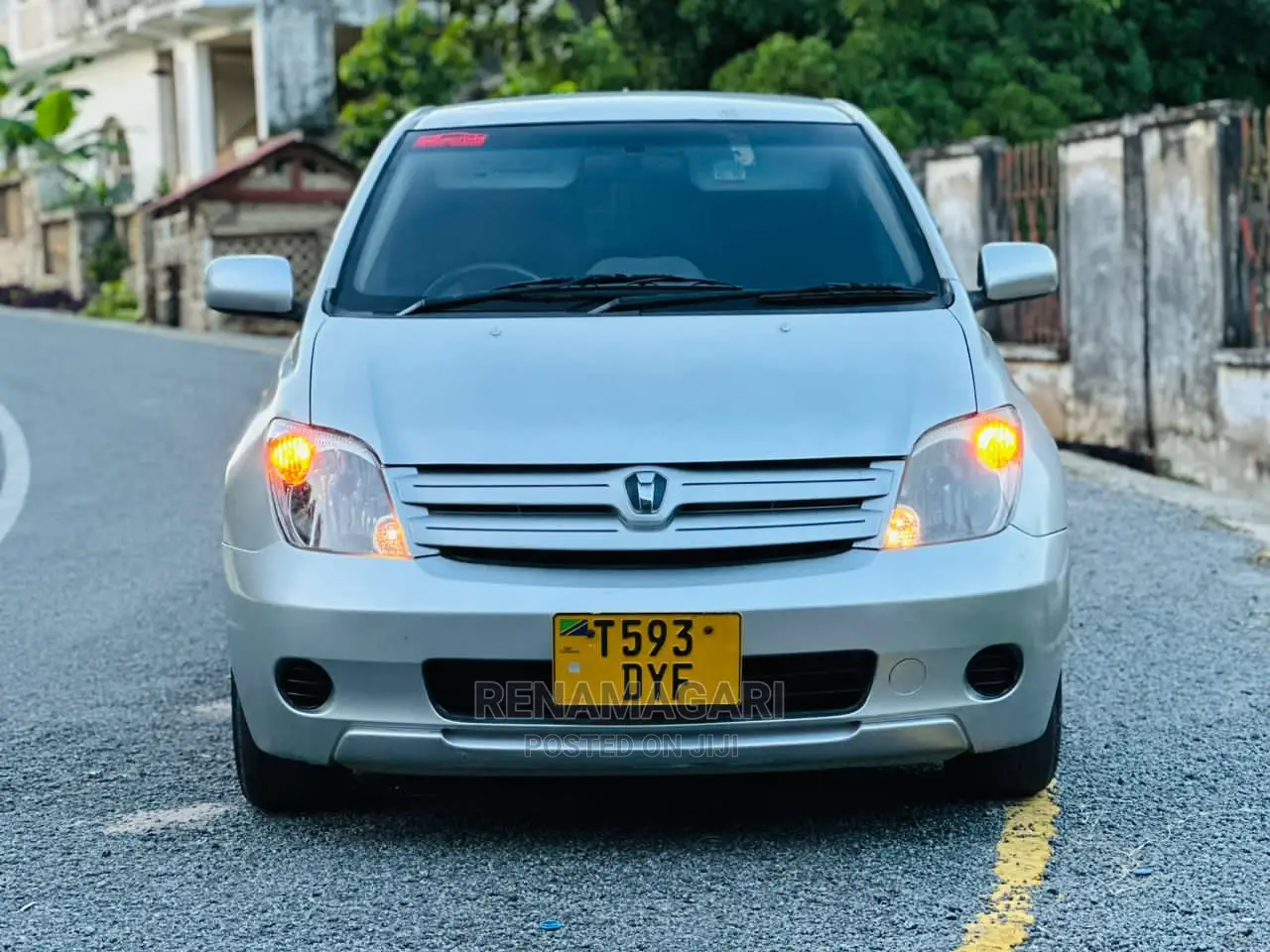 Toyota IST 2004 Silver