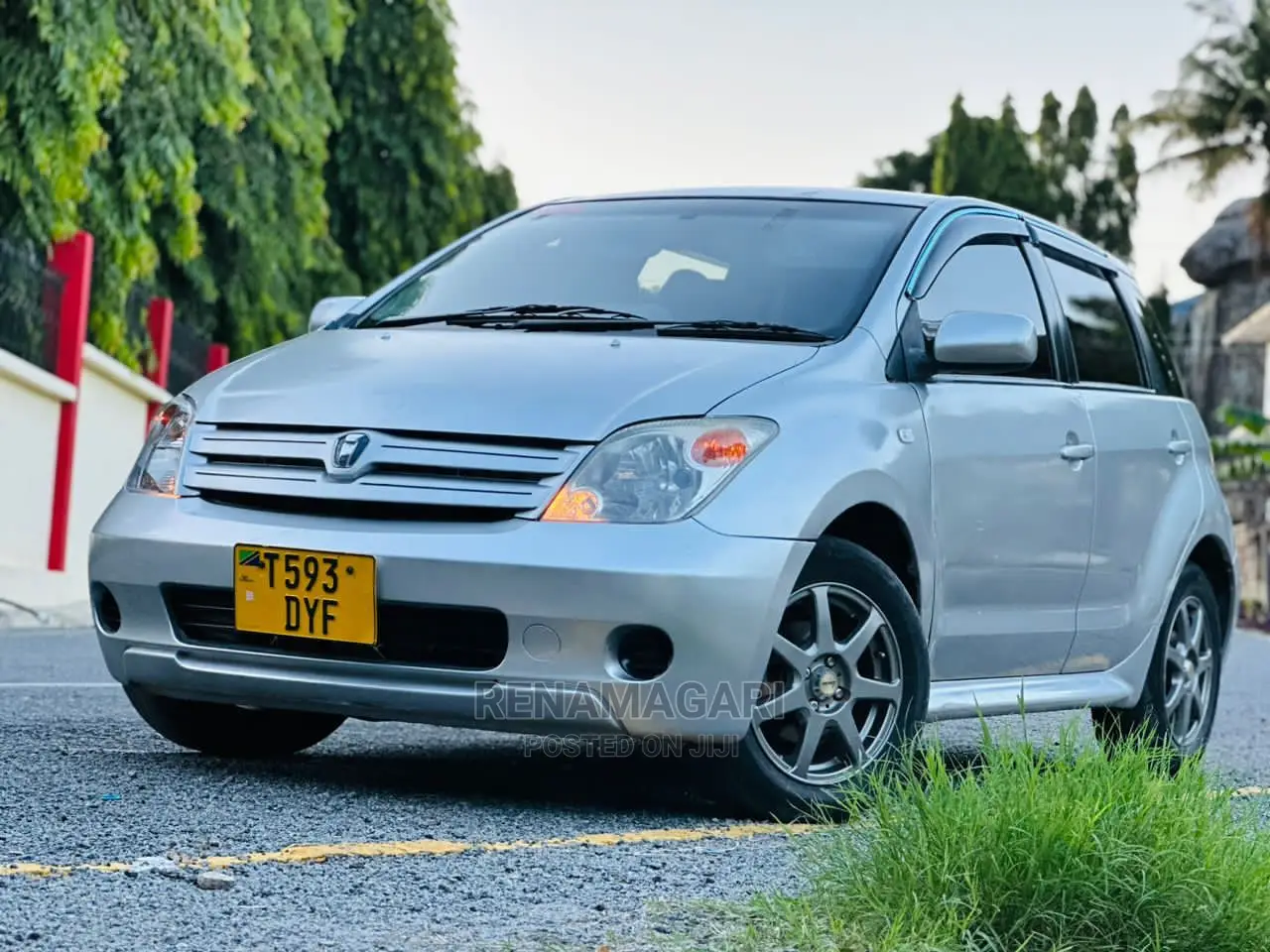 Toyota IST 2004 Silver