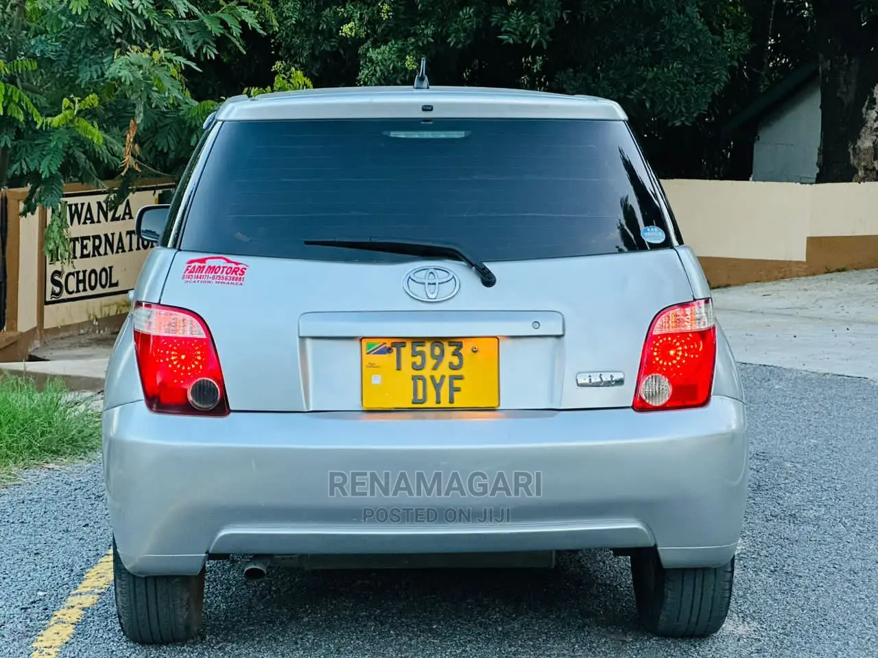 Toyota IST 2004 Silver