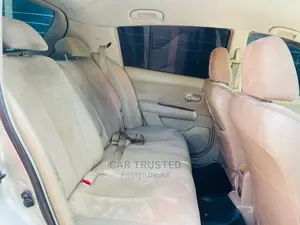 Nissan Tiida 2004 Silver