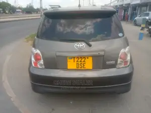 Toyota IST 2005 Gray