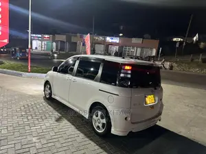 Toyota Sienta 2005 White
