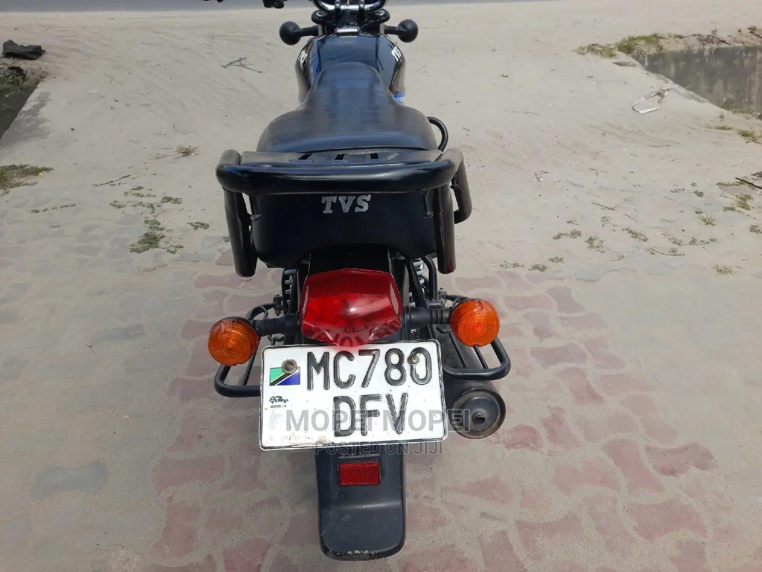 TVS HLX 125 2022 Black