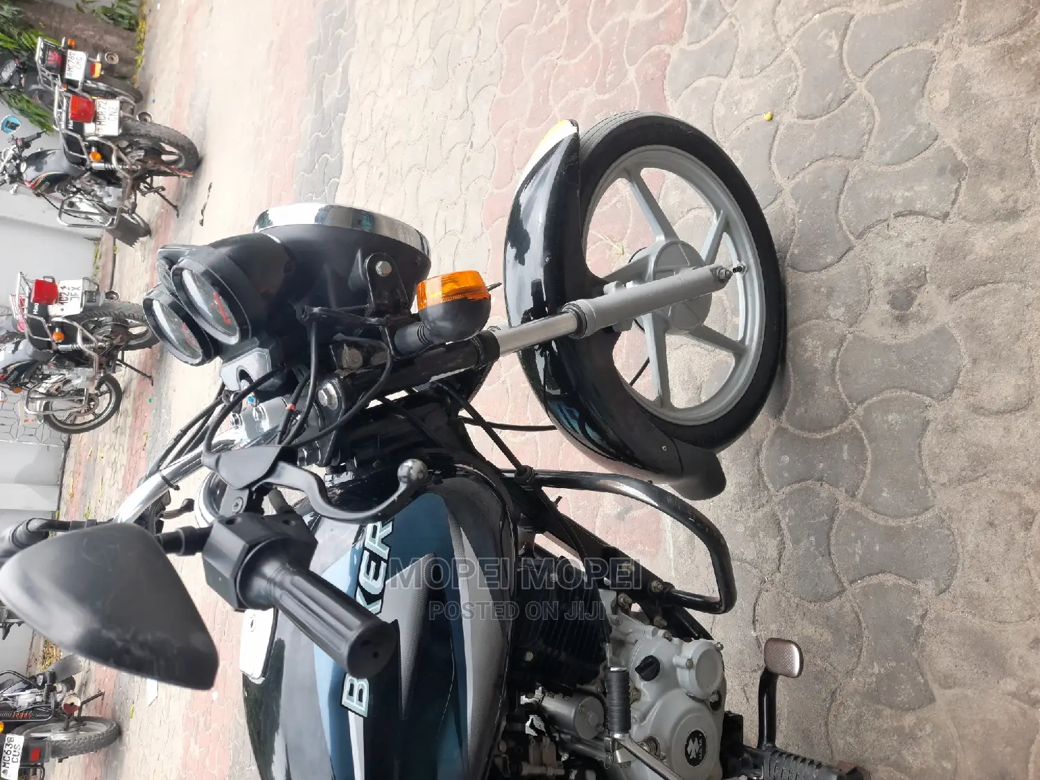 Bajaj Boxer X125 2022 Black
