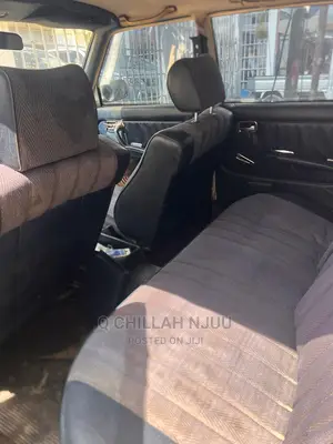 Mercedes-Benz W123 1981 Beige