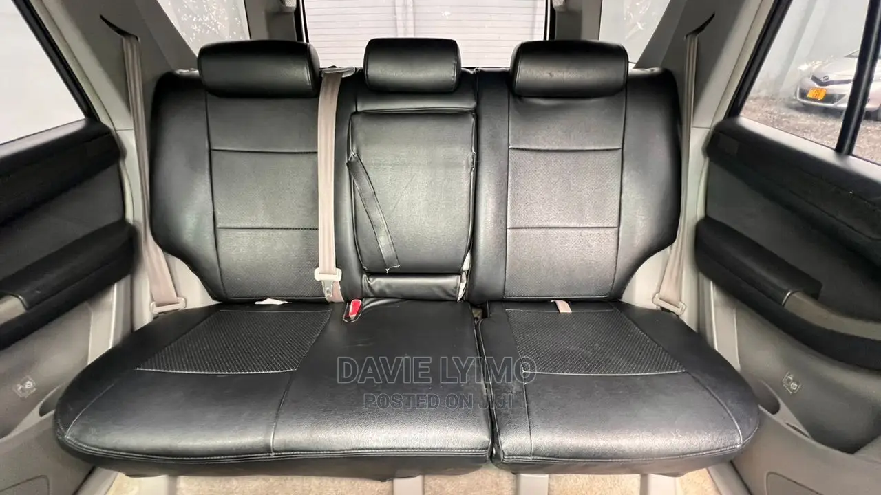 Toyota Hilux Surf 2.7 SSR 2004 Black