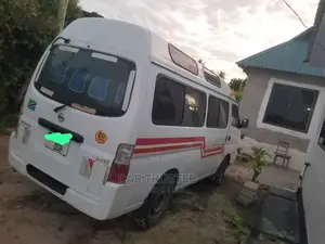 Nissan Caravan (Urvan) 2004 White
