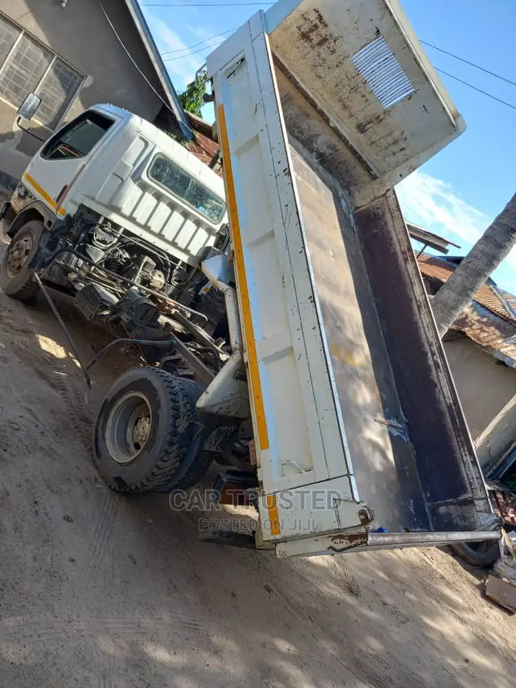 Mitsubishi Canter DZR