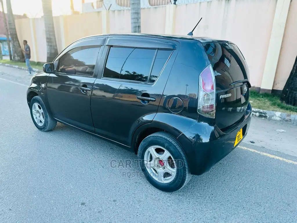 Toyota Passo 1.0 FWD 2005 Black