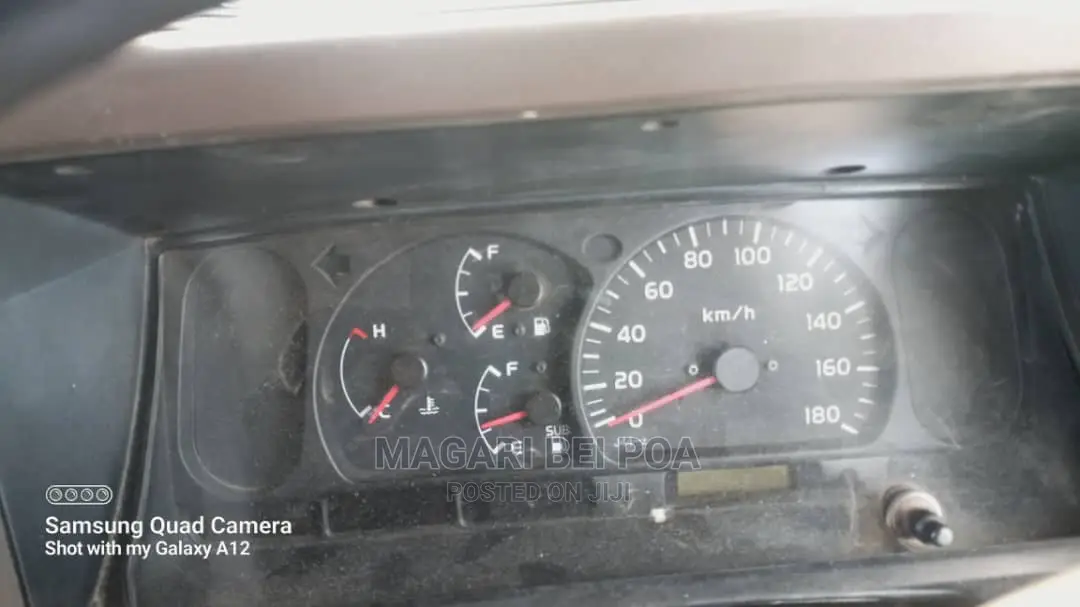 Toyota Land Cruiser 2005 White