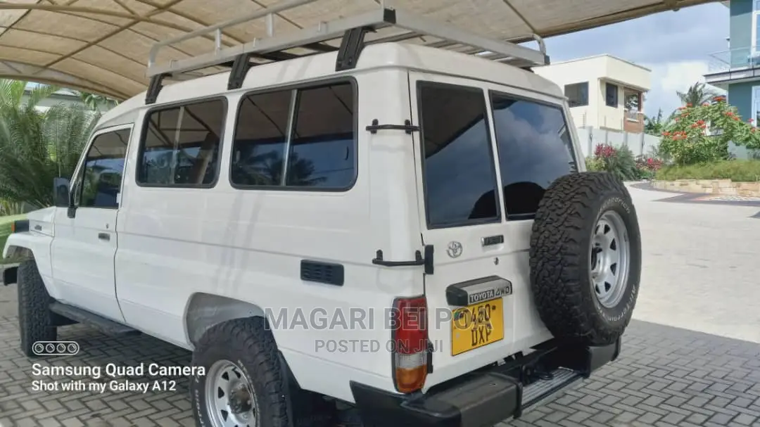 Toyota Land Cruiser 2005 White
