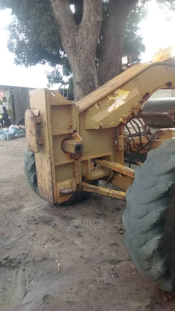 Catapila Grader