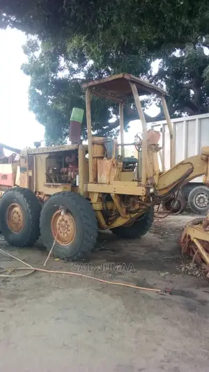 Catapila Grader