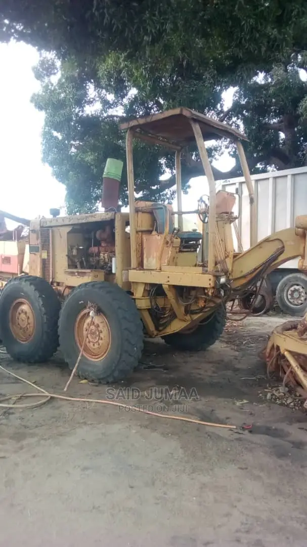 Catapila Grader