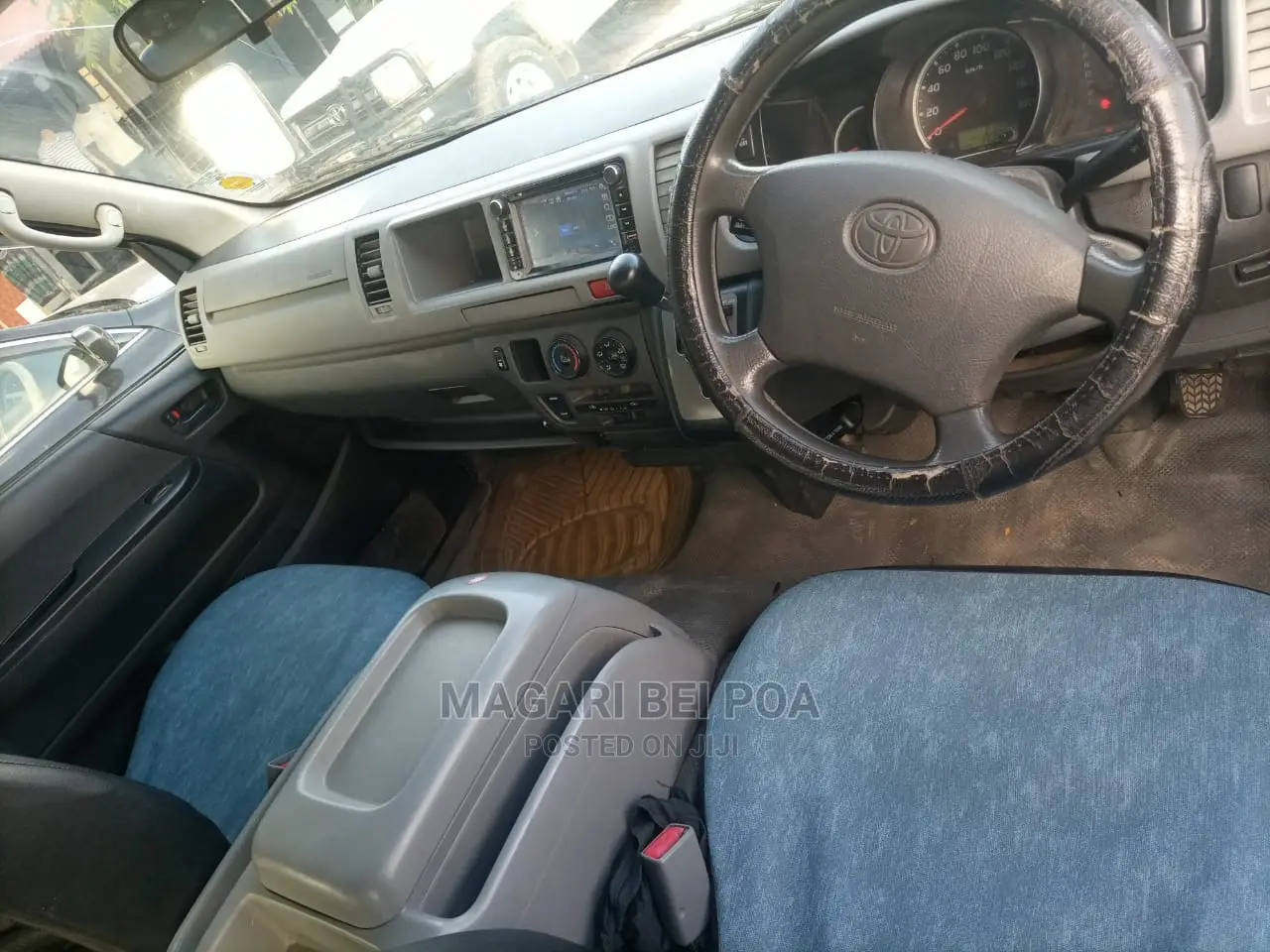 Toyota Quantum 2000 Silver