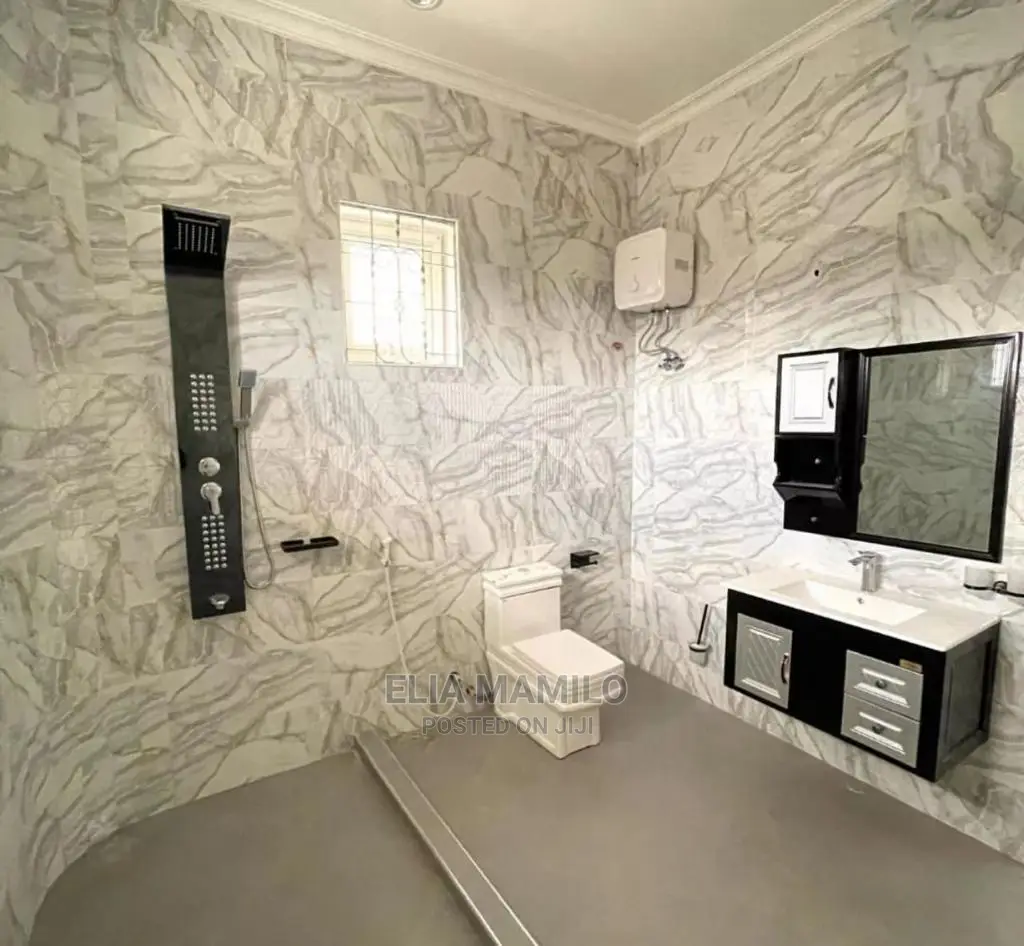 5bdrm Mansion in Mbezi Beach, Mbweni for sale