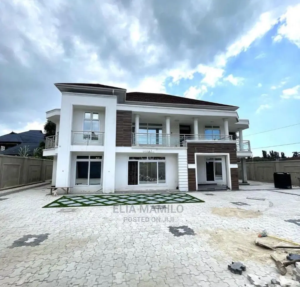 5bdrm Mansion in Mbezi Beach, Mbweni for sale
