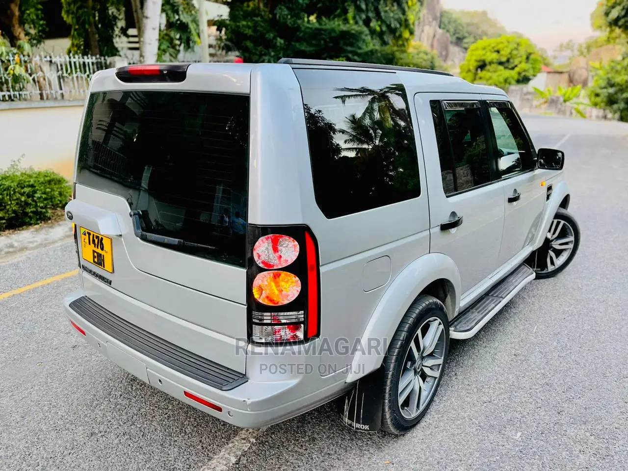 Land Rover Discovery 2012 Silver