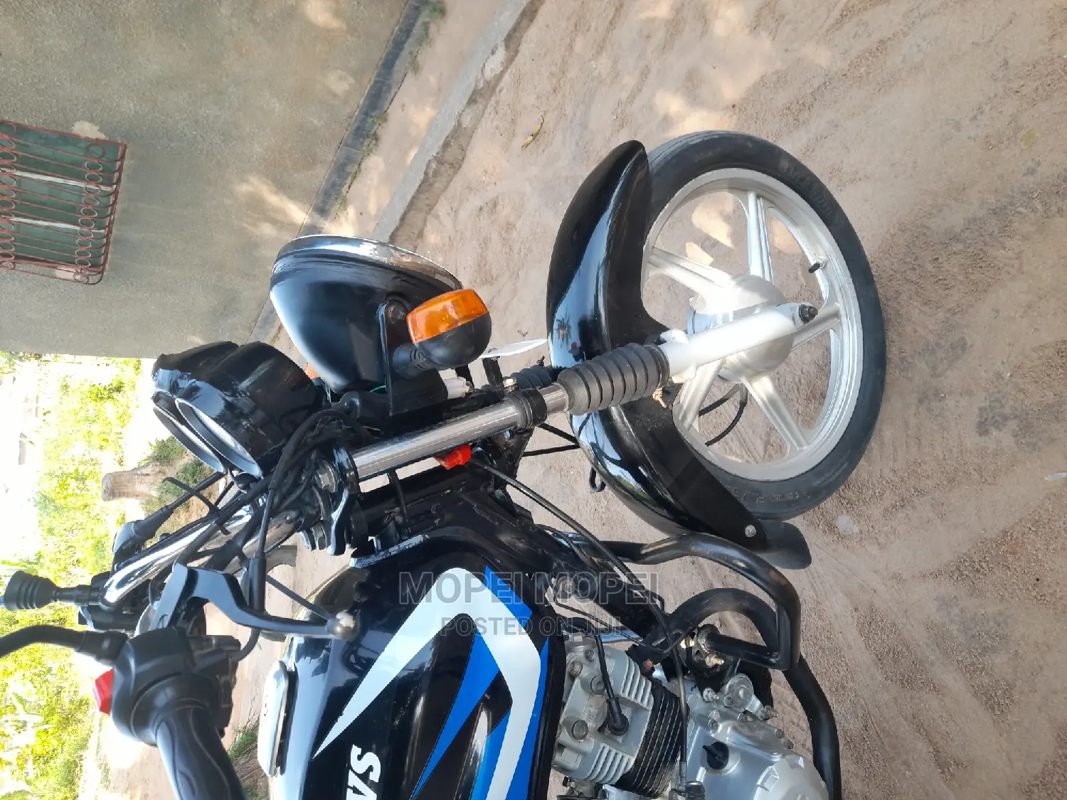TVS HLX 125 2022 Black