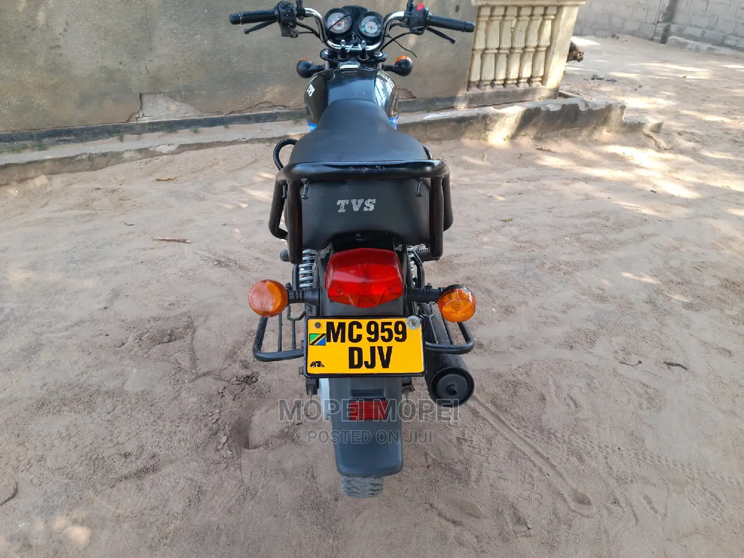 TVS HLX 125 2022 Black