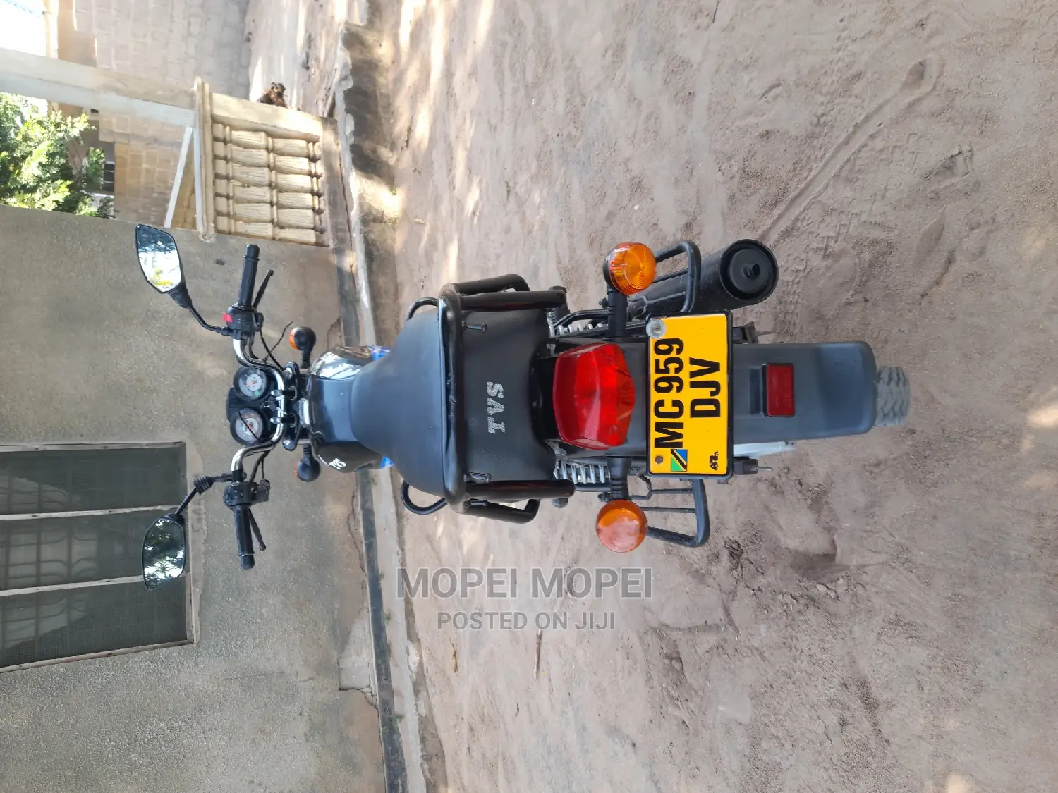 TVS HLX 125 2022 Black