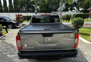 Nissan Navara 2022 Gray