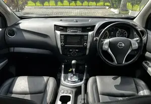Nissan Navara 2022 Gray