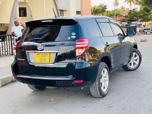 Toyota Vanguard 2010 Black