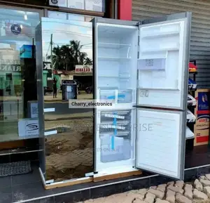 Hisemce Fridge With Water Dispenser Glass H370BM WD 269L