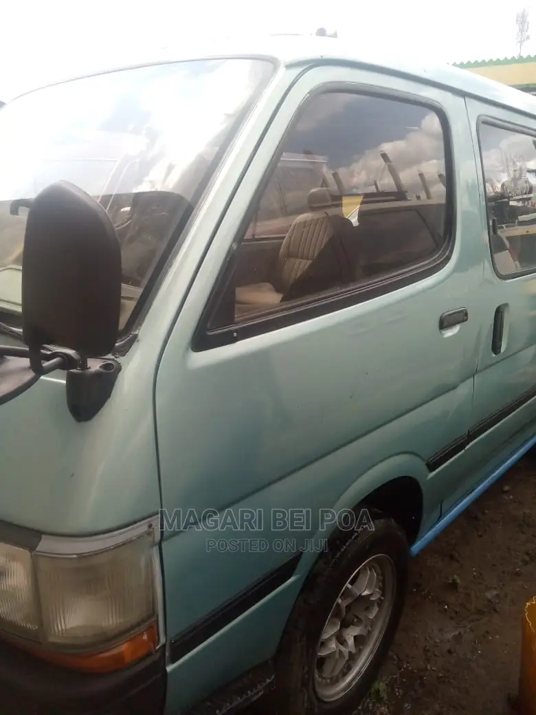 Toyota HiAce 2006 Blue
