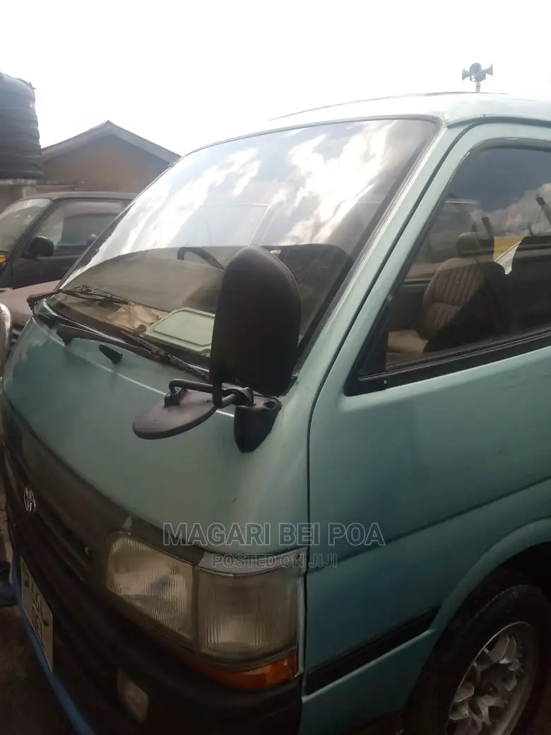 Toyota HiAce 2006 Blue