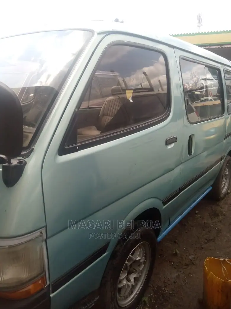 Toyota HiAce 2006 Blue