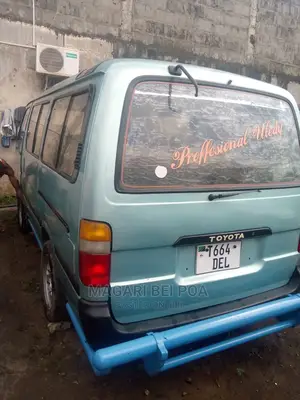 Toyota HiAce 2006 Blue