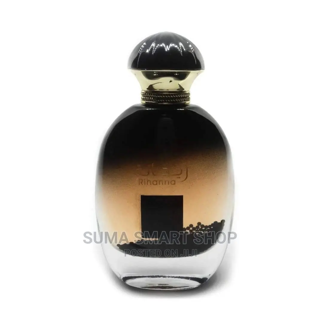 RIHANNA Perfume .