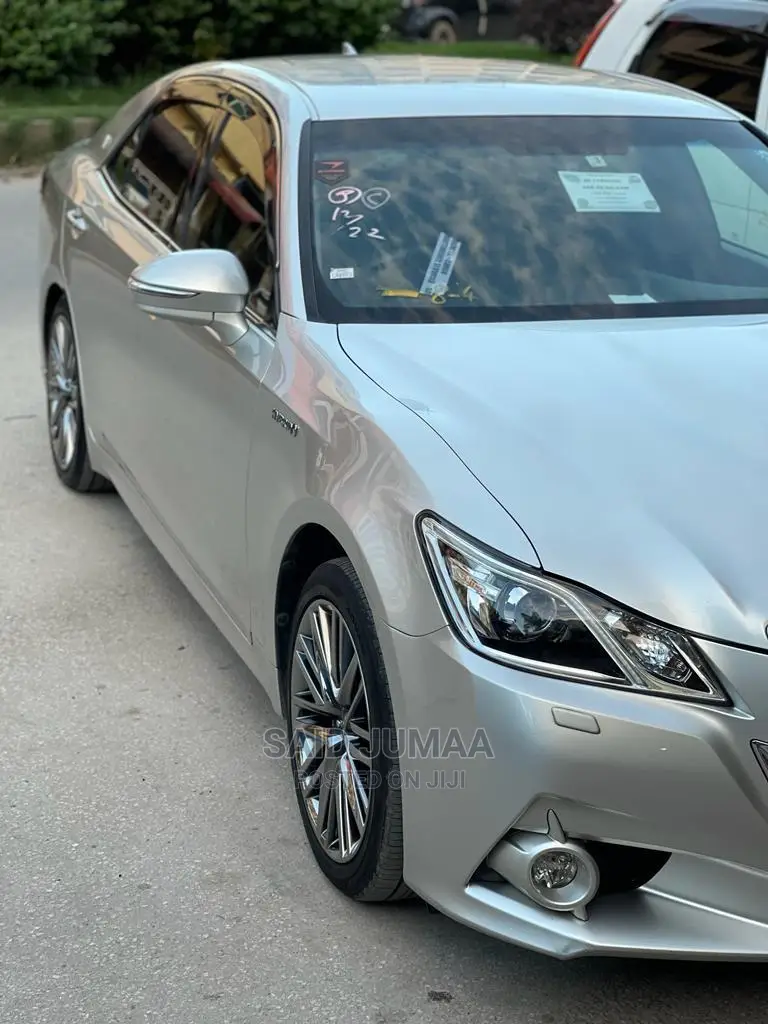 Toyota Crown 2016 Silver in Mjini Magharibi - Cars, Said Jumaa | Jiji.co.tz