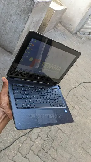 Laptop Lenovo 300e 4GB Intel SSD 128GB