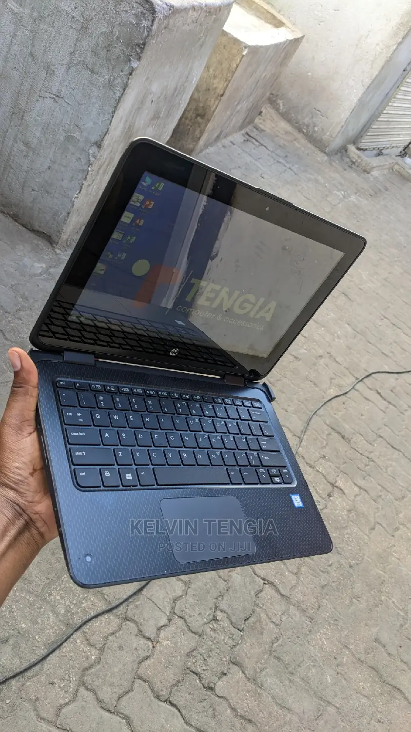 Laptop Lenovo 300e 4GB Intel SSD 128GB