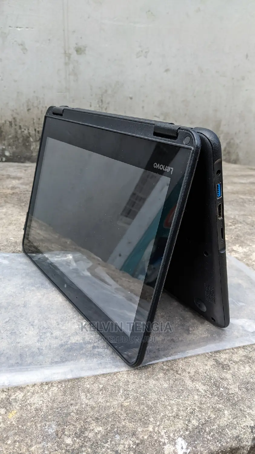 Laptop Lenovo 300e 4GB Intel SSD 128GB