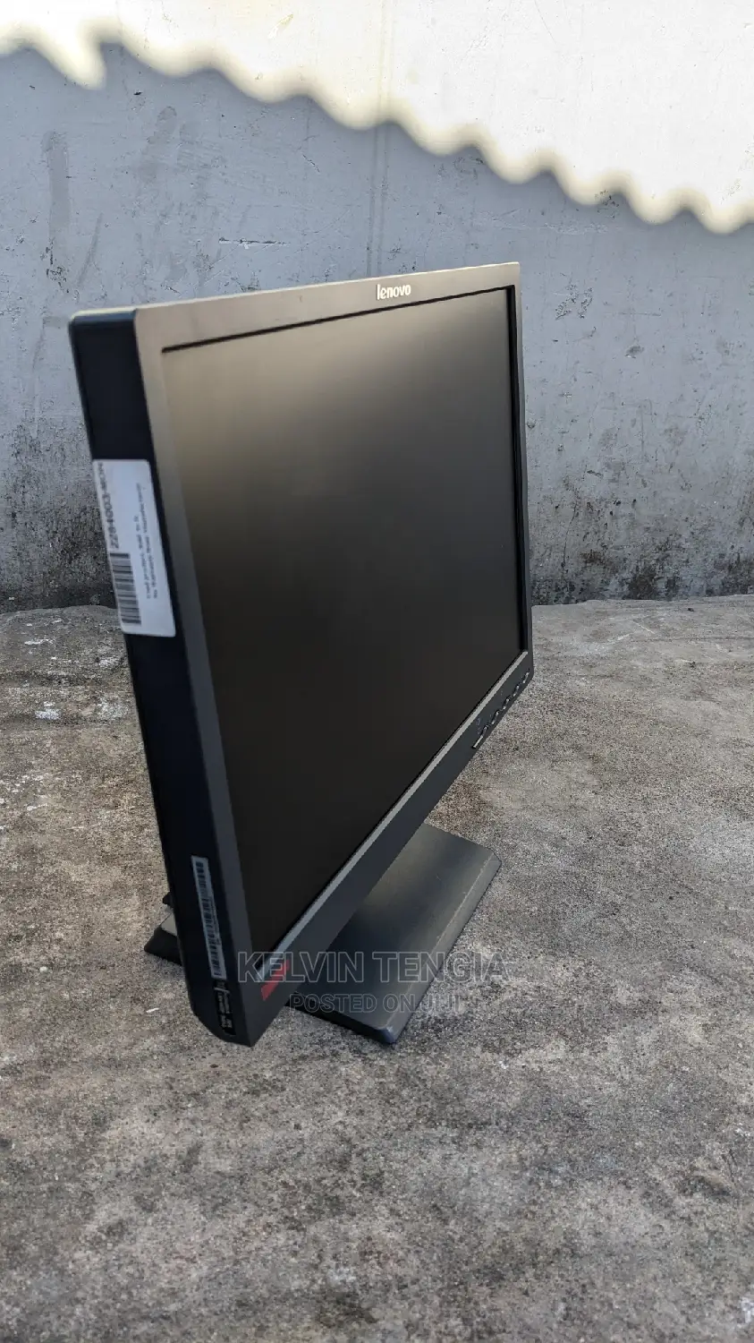 Lenovo 19" Wide Screen,
