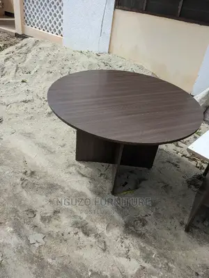 Round Table
