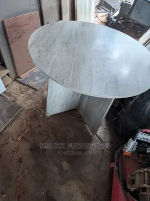 Round Table