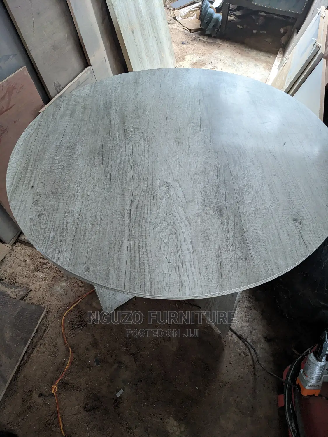 Round Table