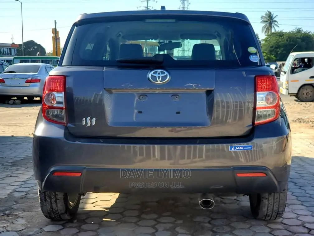Toyota IST 2008 Gray