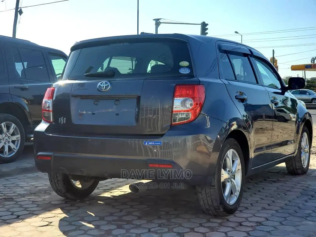 Toyota IST 2008 Gray