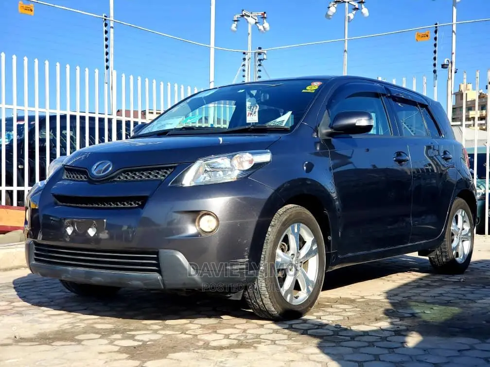 Toyota IST 2008 Gray
