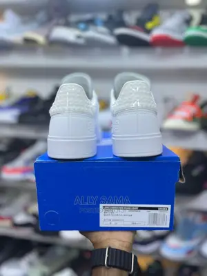 Adidas Sneakers