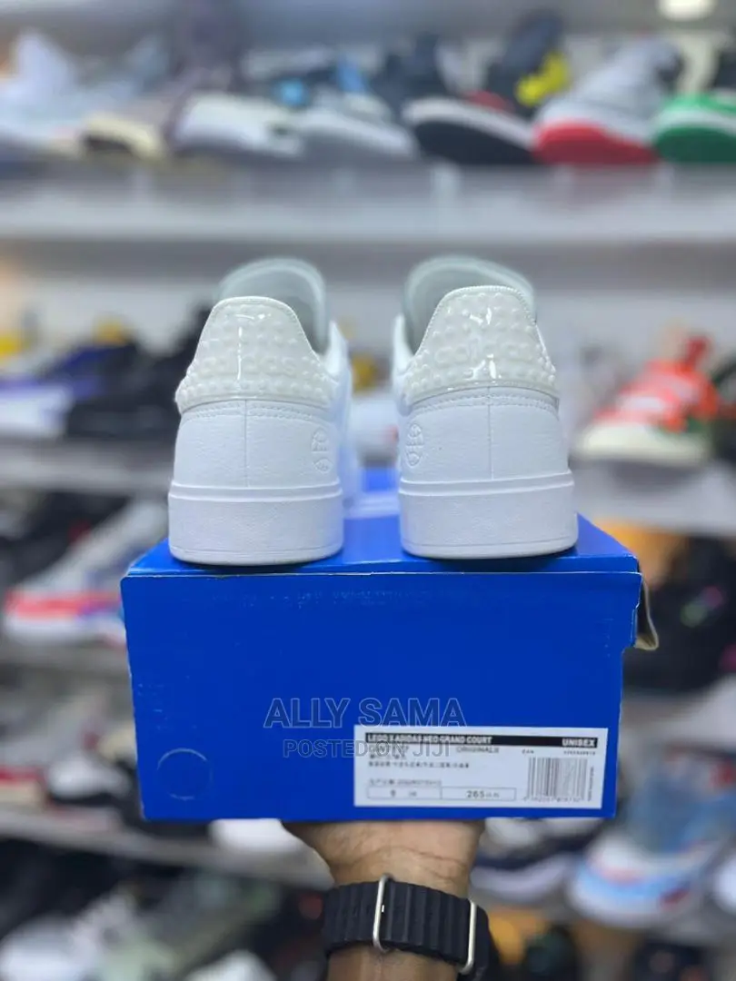 Adidas Sneakers